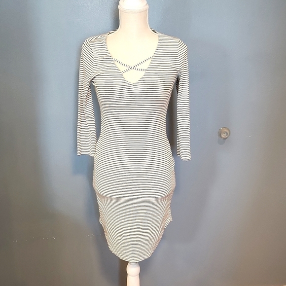 Jacob Dresses & Skirts - Jacob supply midi length y2k Retro striped crisscross vneck shift dress